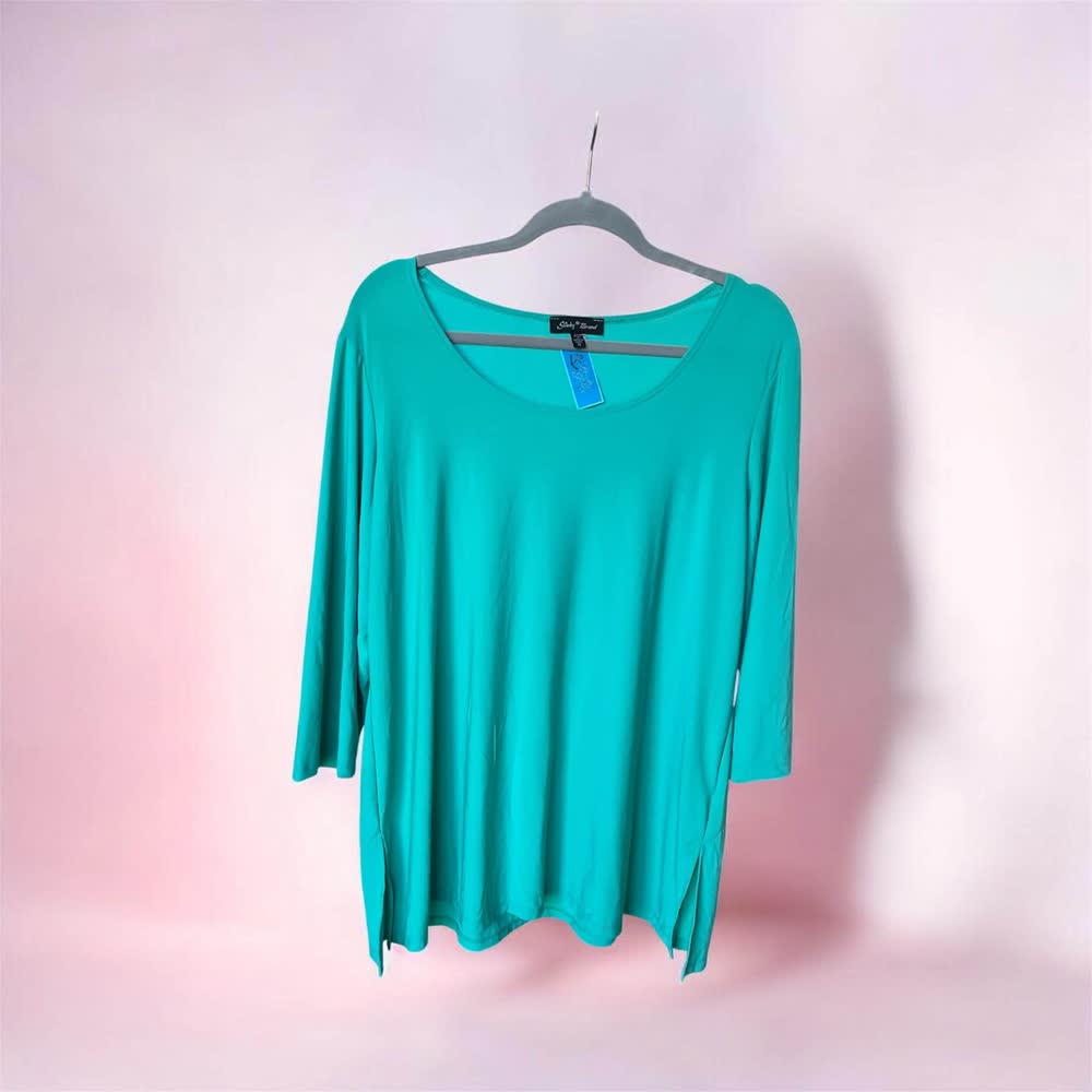 Solid teal three-quarter sleeve tunic top
